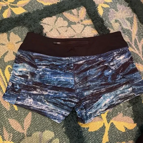 Lululemon Speed Up Shorts Size 8 - Picture 2 of 3